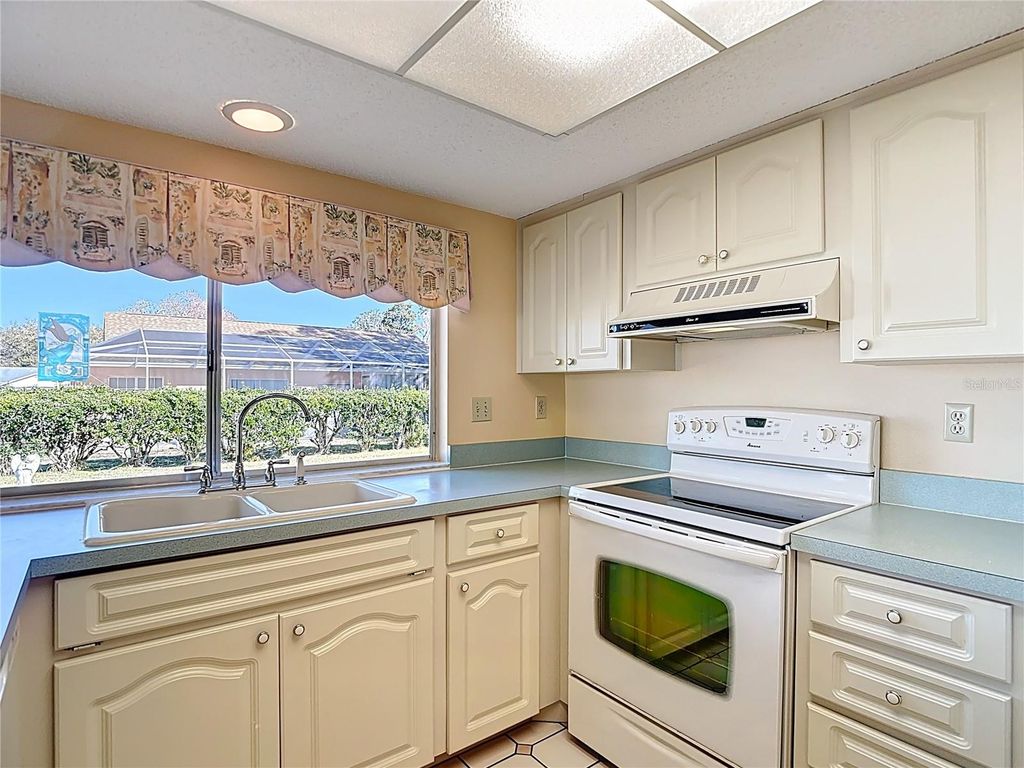 Image 17 of property listing at 8613 STONEHEDGE WAY, Hudson, FL 34667