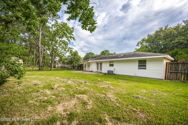 2840 Gardendale Avenue, Gautier, MS 39553