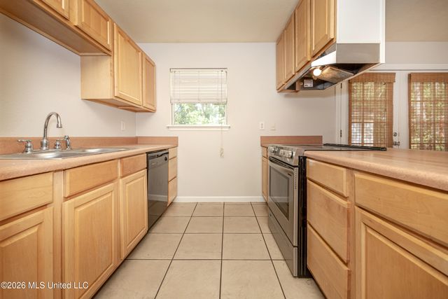 2840 Gardendale Avenue, Gautier, MS 39553