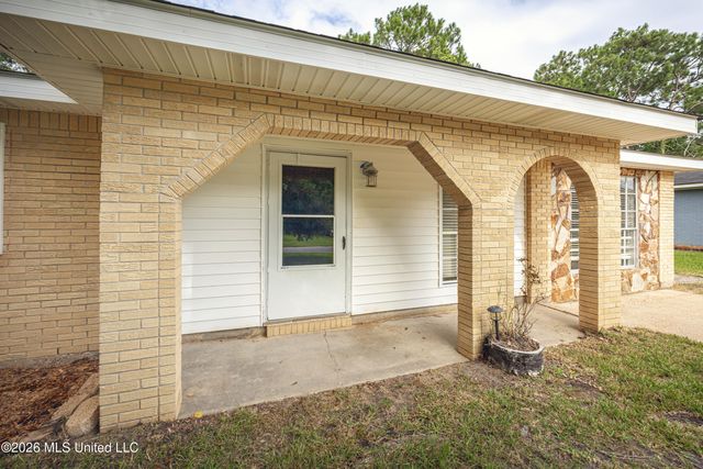 2840 Gardendale Avenue, Gautier, MS 39553