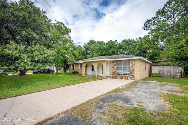 2840 Gardendale Avenue, Gautier, MS 39553