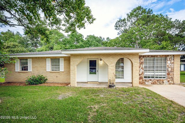 2840 Gardendale Avenue, Gautier, MS 39553