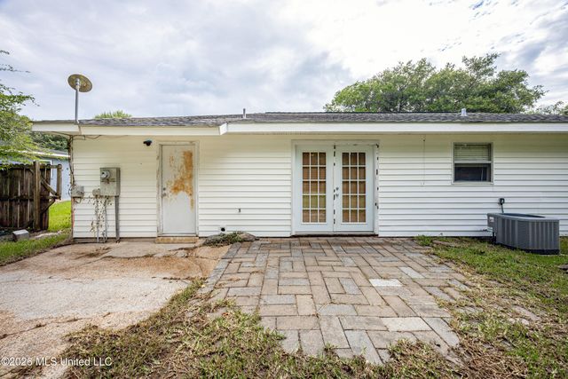 2840 Gardendale Avenue, Gautier, MS 39553