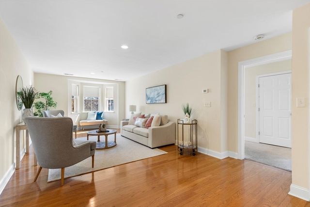 120 Wyllis Ave 217, Everett, MA 02149