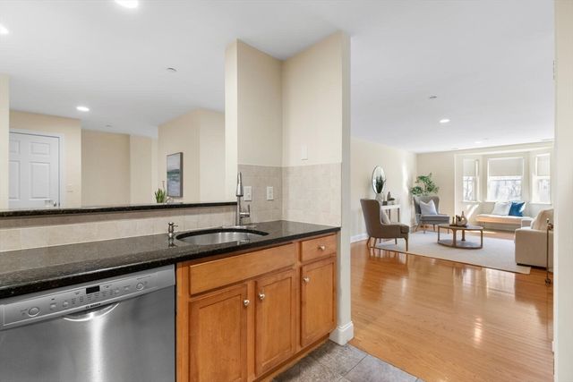 120 Wyllis Ave 217, Everett, MA 02149