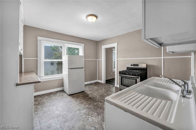 4105 E 64th Street, Cleveland, OH 44105