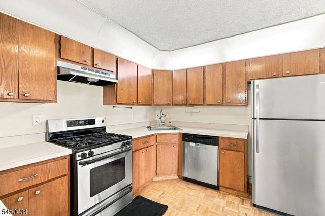 407 Lancaster Ct, Piscataway Twp., NJ 08854