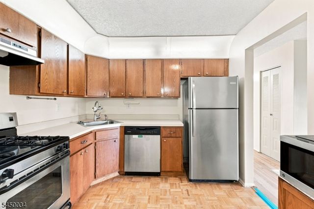 407 Lancaster Ct, Piscataway Twp., NJ 08854