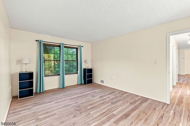 407 Lancaster Ct, Piscataway Twp., NJ 08854