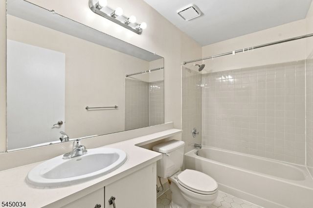 407 Lancaster Ct, Piscataway Twp., NJ 08854