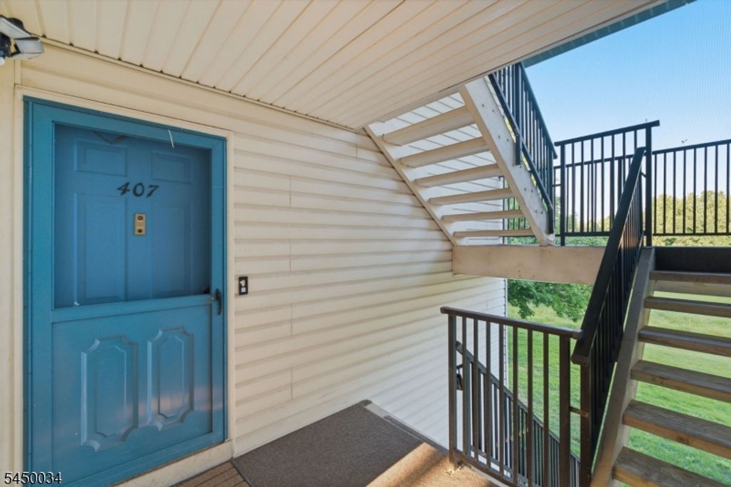 407 Lancaster Ct, Piscataway Twp., NJ 08854 — photo 4