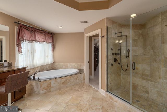 3927 BRIAR KNOLL CIR, Phoenix, MD 21131
