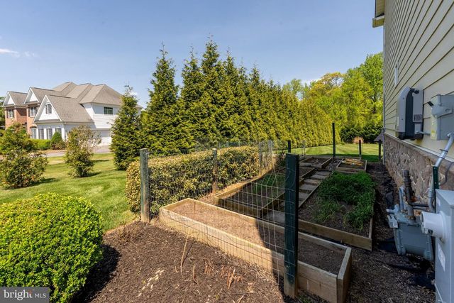 3927 BRIAR KNOLL CIR, Phoenix, MD 21131