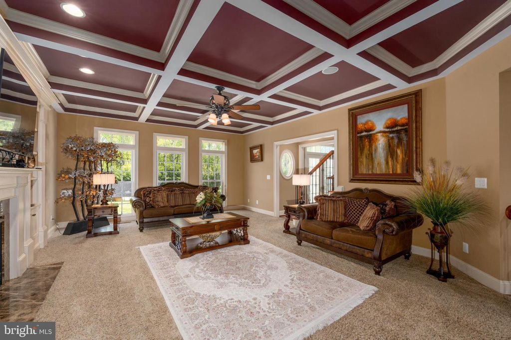 Image 13 of property listing at 3927 BRIAR KNOLL CIR, Phoenix, MD 21131