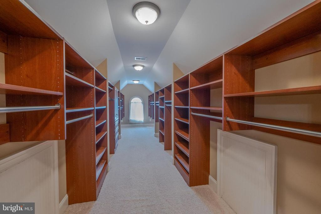 Image 31 of property listing at 3927 BRIAR KNOLL CIR, Phoenix, MD 21131