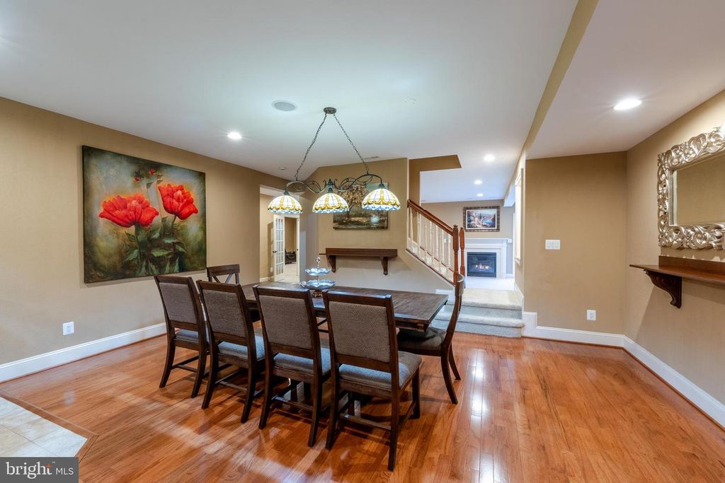 Image 55 of property listing at 3927 BRIAR KNOLL CIR, Phoenix, MD 21131