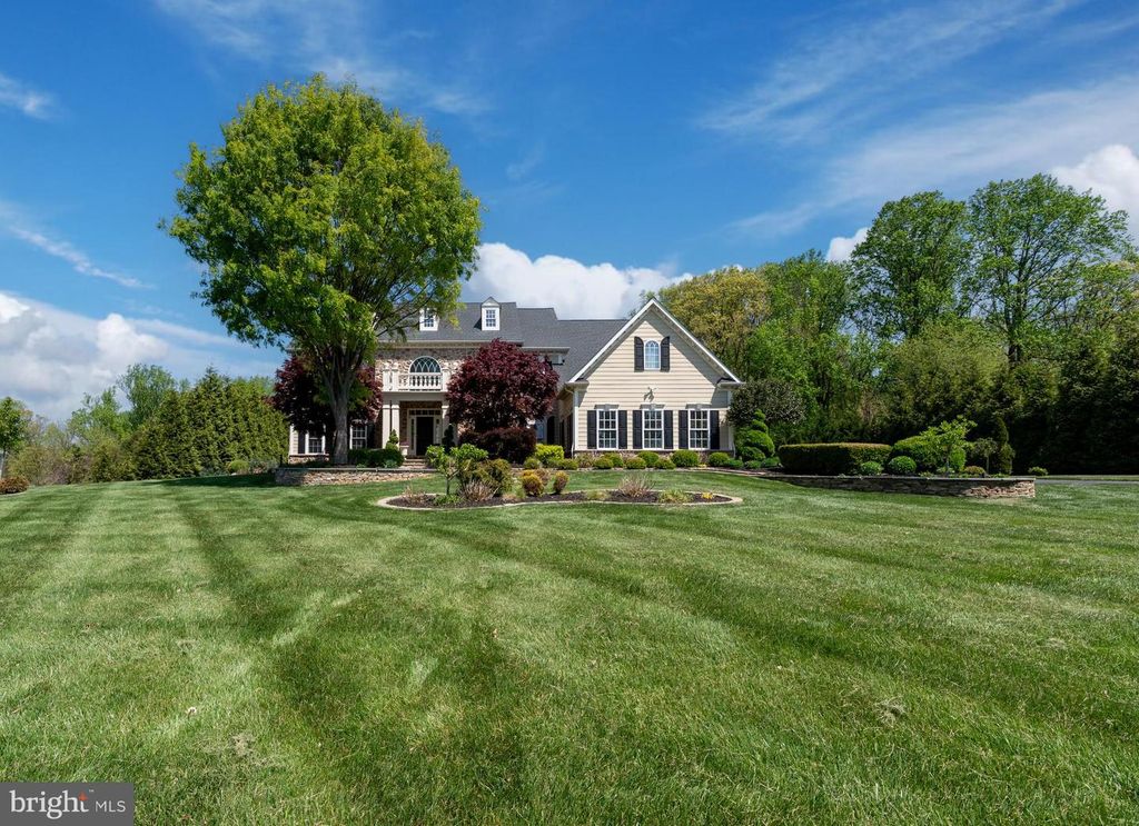 Image 66 of property listing at 3927 BRIAR KNOLL CIR, Phoenix, MD 21131