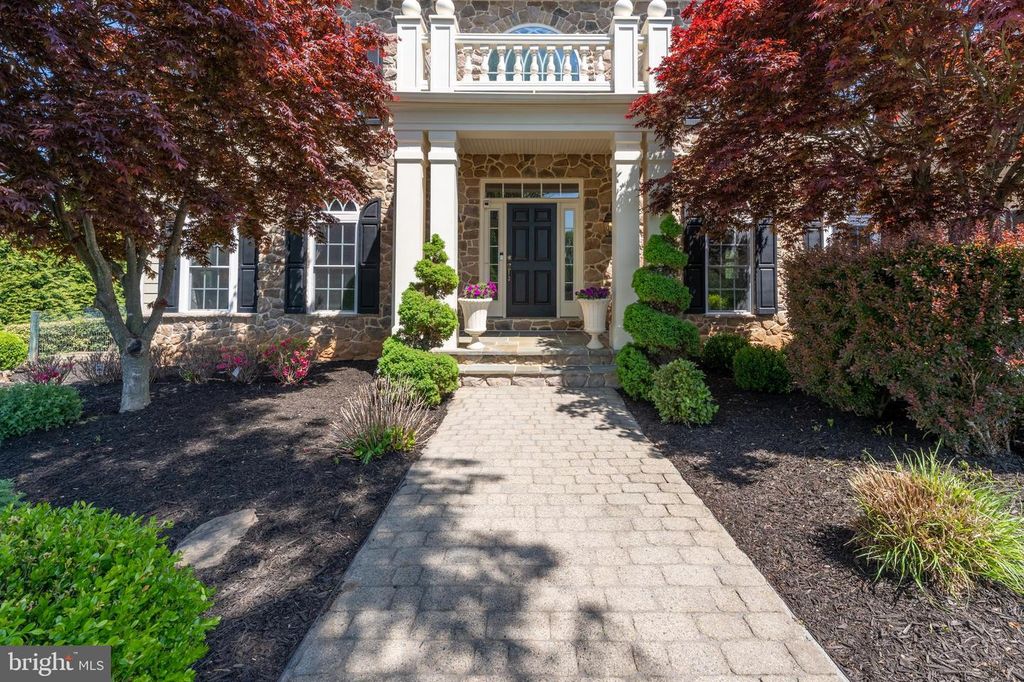 Image 80 of property listing at 3927 BRIAR KNOLL CIR, Phoenix, MD 21131