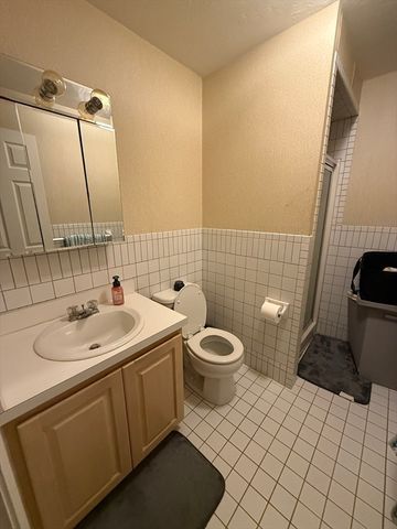 84 Walpole Street 2B, Canton, MA 02021