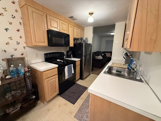 84 Walpole Street 2B, Canton, MA 02021