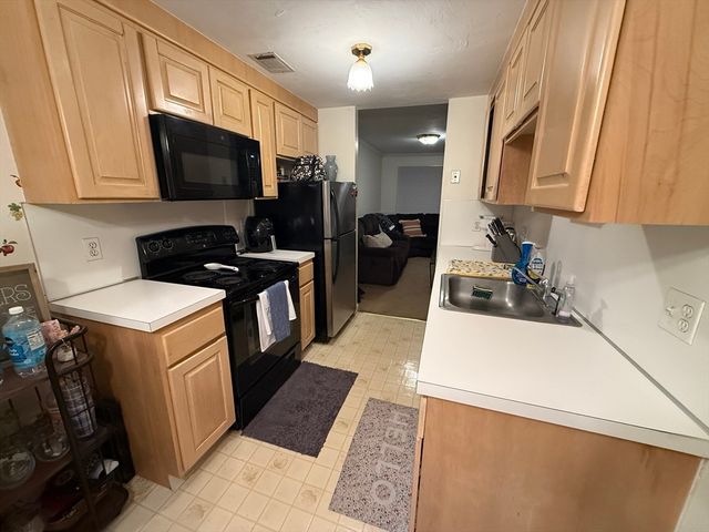 84 Walpole Street 2B, Canton, MA 02021