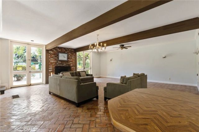 3050 S Bristol 4C, Santa Ana, CA 92704