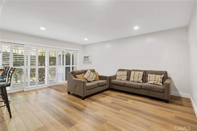 3050 S Bristol 4C, Santa Ana, CA 92704