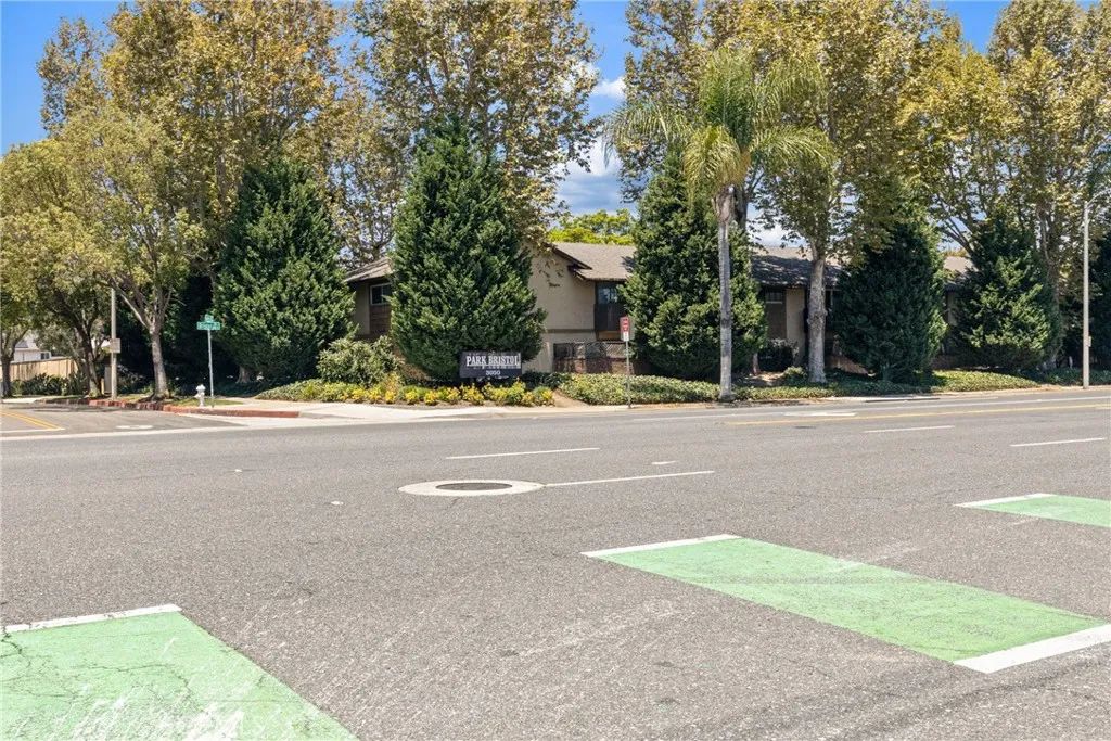 3050 S Bristol 4C, Santa Ana, CA 92704