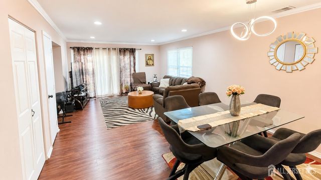 390 McDowell Dr, East Brunswick, NJ 08816