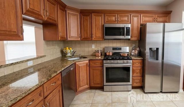 390 McDowell Dr, East Brunswick, NJ 08816