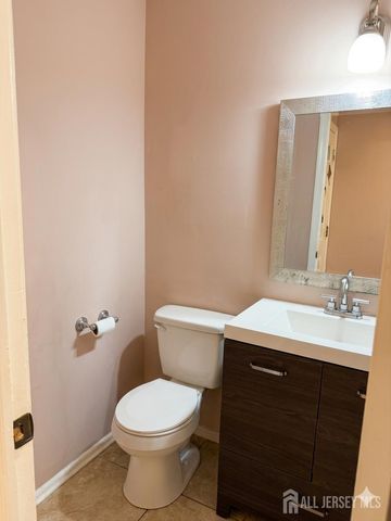 390 McDowell Dr, East Brunswick, NJ 08816