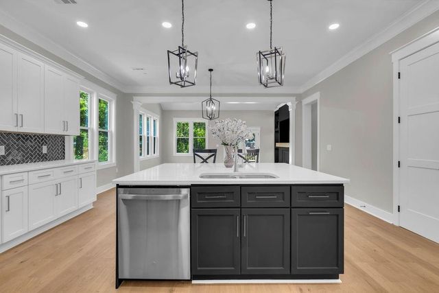 571 Lawrence Street NE, Marietta, GA 30060