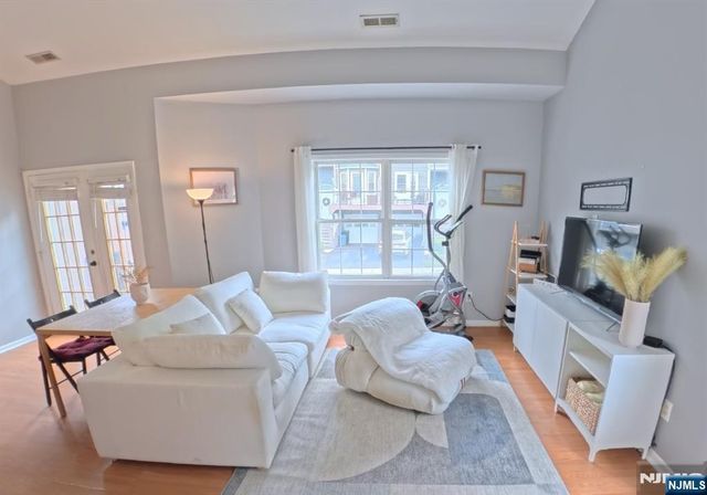 20 S Midland Avenue H2, Kearny, NJ 07032