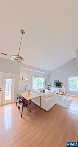 20 S Midland Avenue H2, Kearny, NJ 07032