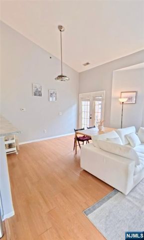 20 S Midland Avenue H2, Kearny, NJ 07032