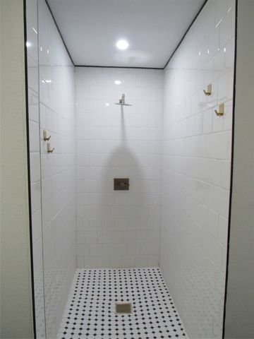 321 Crescent Drive, Hewitt, TX 76643