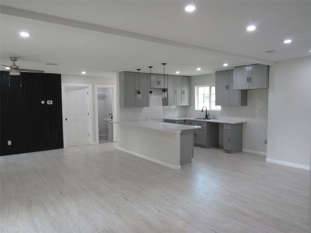 321 Crescent Drive, Hewitt, TX 76643