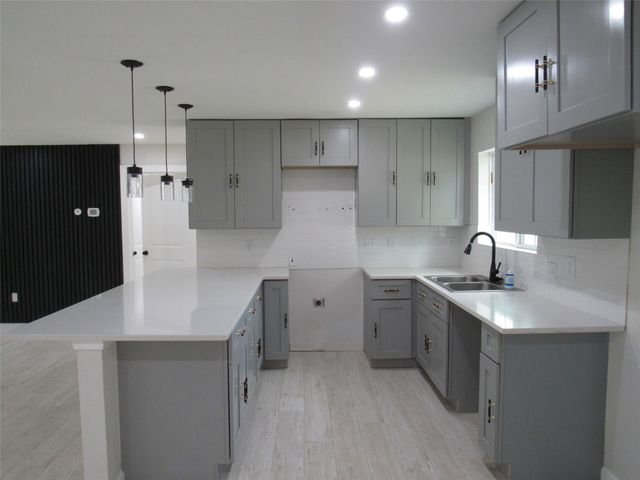 321 Crescent Drive, Hewitt, TX 76643