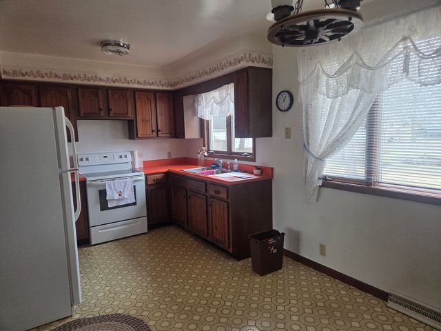 501 S First Street, Fisher, IL 61843