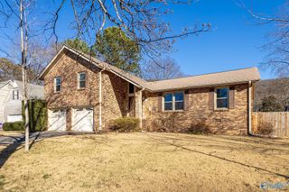 9413 Lynns Terrace SE, Huntsville, AL 35803