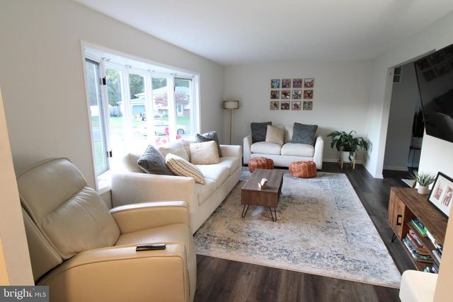 9 HAMPSHIRE AVE, Blackwood, NJ 08012