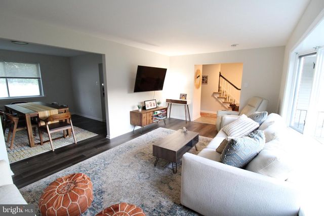 9 HAMPSHIRE AVE, Blackwood, NJ 08012