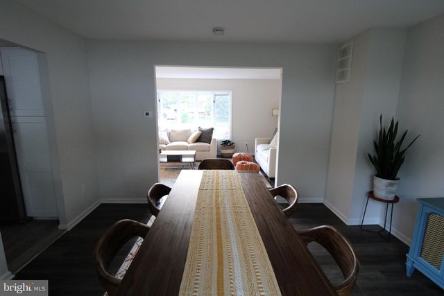 9 HAMPSHIRE AVE, Blackwood, NJ 08012