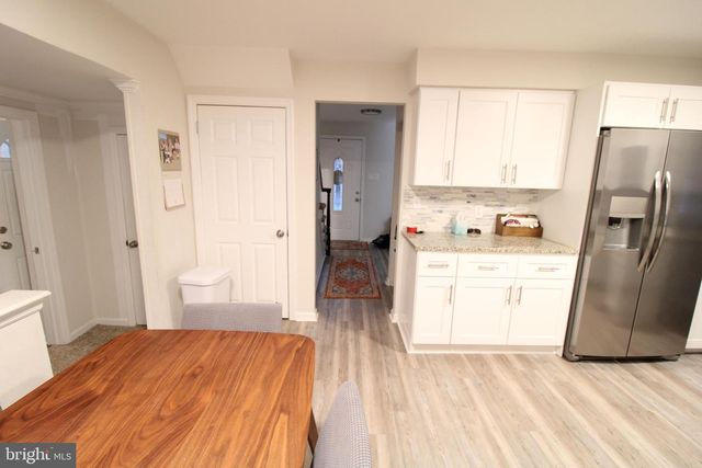 9 HAMPSHIRE AVE, Blackwood, NJ 08012