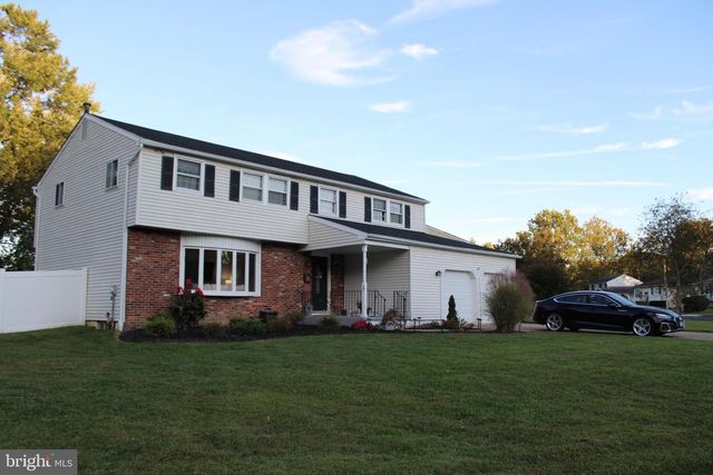 9 HAMPSHIRE AVE, Blackwood, NJ 08012