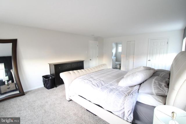 9 HAMPSHIRE AVE, Blackwood, NJ 08012
