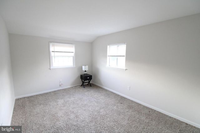 9 HAMPSHIRE AVE, Blackwood, NJ 08012