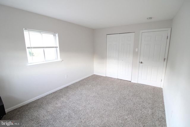9 HAMPSHIRE AVE, Blackwood, NJ 08012