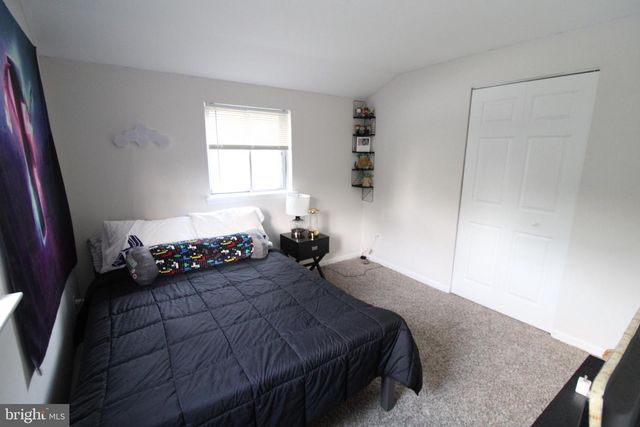 9 HAMPSHIRE AVE, Blackwood, NJ 08012