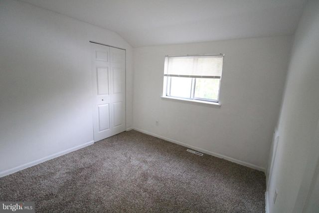 9 HAMPSHIRE AVE, Blackwood, NJ 08012